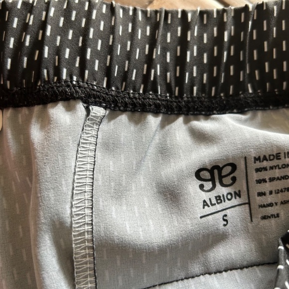 Albion Dash Jetsetter Zipper Jogger - Picture 3 of 3